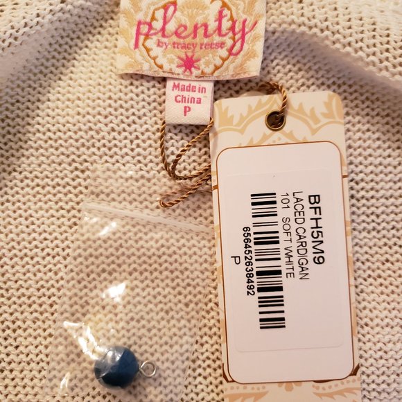 Laced Cardigan in Soft White and Blue Size Petite - Picture 7 of 8